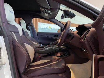 2026 Aston Martin DBX 缩略图 6