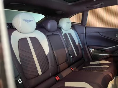 2026 Aston Martin DBX 缩略图 7