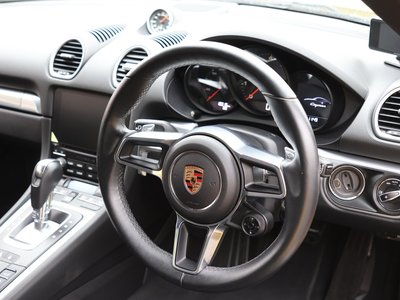صورة 3 لـ 2016 Porsche 718