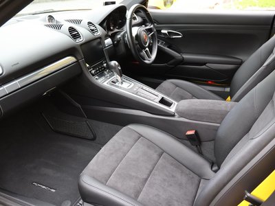صورة 23 لـ 2016 Porsche 718