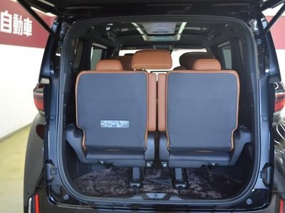 صورة 13 لـ 2023 Toyota VELLFIRE