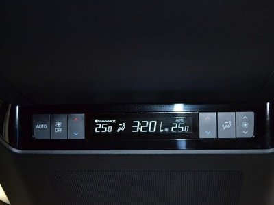 صورة 42 لـ 2023 Toyota VELLFIRE