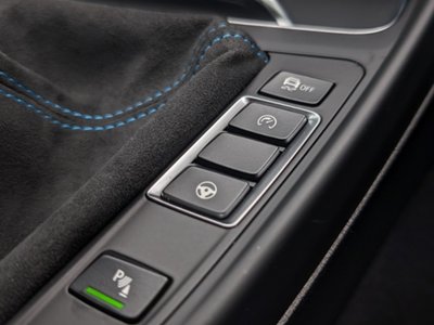 صورة 30 لـ 2019 BMW M2 COMPETITION
