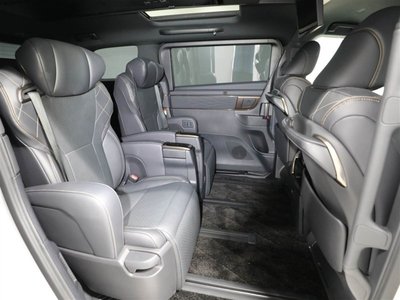 صورة 20 لـ 2023 Toyota VELLFIRE