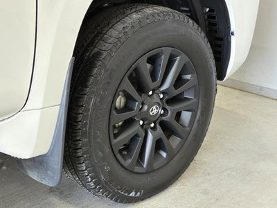 صورة 41 لـ 2023 Toyota LAND CRUISER PRADO