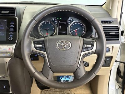 صورة 35 لـ 2023 Toyota LAND CRUISER PRADO