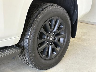 صورة 37 لـ 2023 Toyota LAND CRUISER PRADO