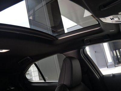 2025 Lexus UX — миниатюра 12