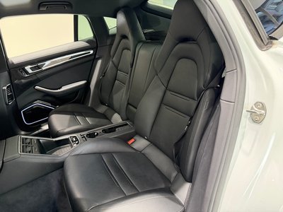 2020 Porsche PANAMERA thumbnail 27
