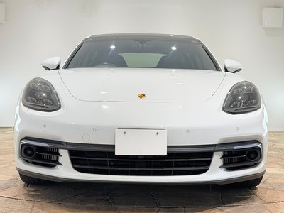 2020 Porsche PANAMERA photo 4