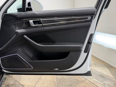 2020 Porsche PANAMERA photo 16