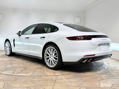 2020 Porsche PANAMERA photo 9