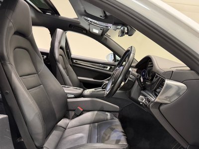 2020 Porsche PANAMERA photo 13