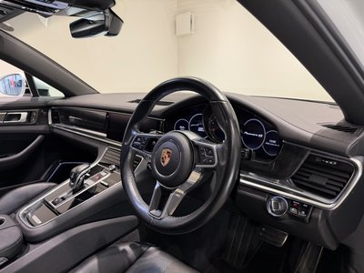2020 Porsche PANAMERA photo 12
