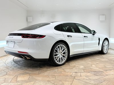 2020 Porsche PANAMERA photo 7