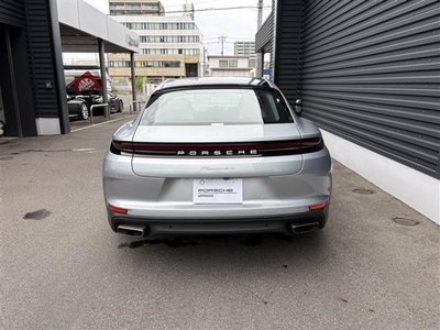 2024 Porsche PANAMERA photo 6