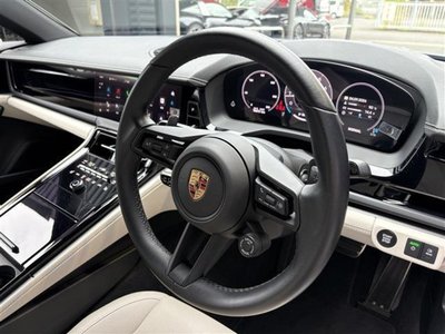 2024 Porsche PANAMERA photo 13