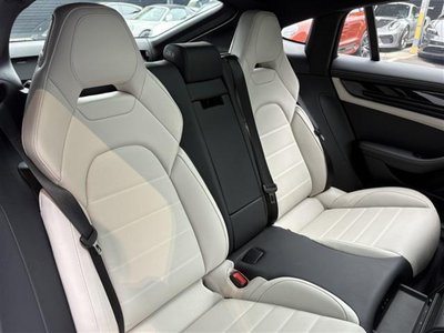 2024 Porsche PANAMERA thumbnail 24