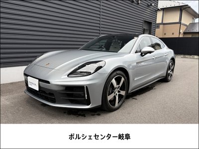 2024 Porsche PANAMERA photo 2