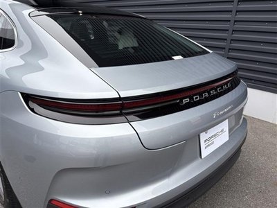 2024 Porsche PANAMERA thumbnail 31