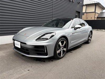 2024 Porsche PANAMERA photo 1