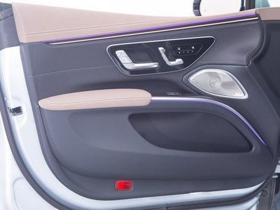 2024 Mercedes-BENZ EQS AMG thumbnail 74