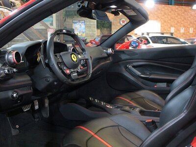 صورة 5 لـ 2022 Ferrari F8 SPIDER