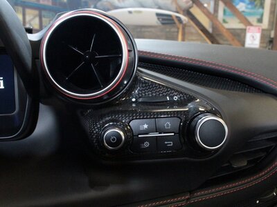 صورة 9 لـ 2022 Ferrari F8 SPIDER