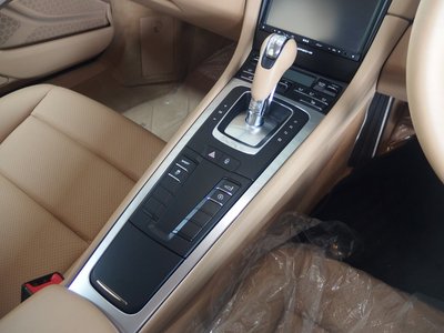 2015 Porsche 911 thumbnail 40