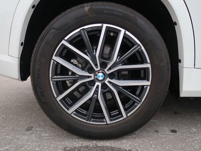 2025 BMW X1 photo 12
