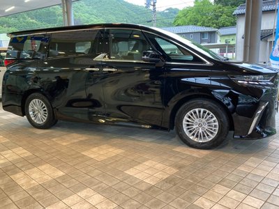 2026 Toyota ALPHARD — фото 5
