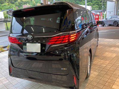 2026 Toyota ALPHARD — фото 7