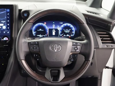 2025 Toyota ALPHARD — фото 6