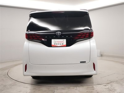 2025 Toyota ALPHARD — фото 4