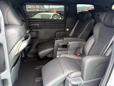 2025 Toyota ALPHARD thumbnail 12