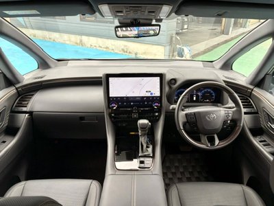2025 Toyota ALPHARD thumbnail 4