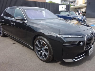 2023 BMW 7 SERIES photo 3