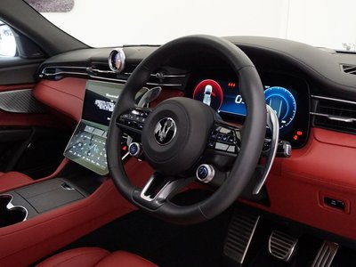 صورة 11 لـ 2023 Maserati GRECALE