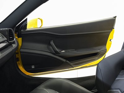 2015 Ferrari 458 SPIDER thumbnail 18