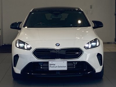 2026 BMW 1 SERIES photo 3
