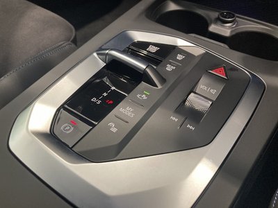 2026 BMW 1 SERIES thumbnail 31
