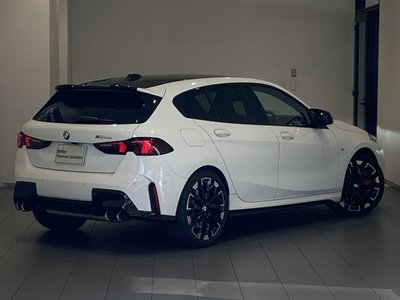 2026 BMW 1 SERIES photo 4