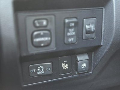 2017 Toyota TUNDRA thumbnail 43