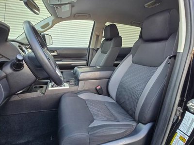 2017 Toyota TUNDRA thumbnail 35