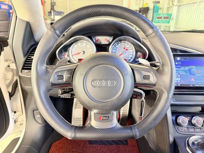 صورة 21 لـ 2009 AUDI R8