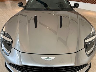2026 Aston Martin DB12 — фото 16