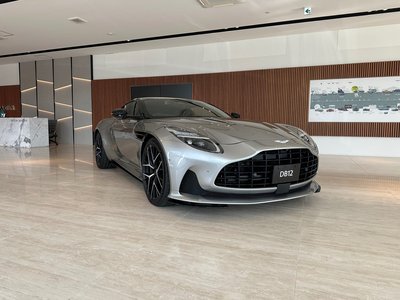 2026 Aston Martin DB12 — фото 8