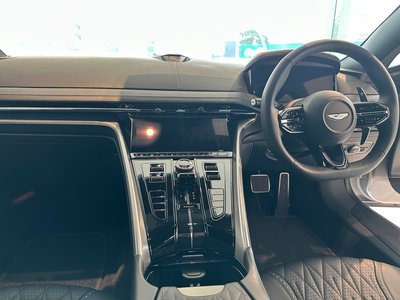 2026 Aston Martin DB12 — миниатюра 19