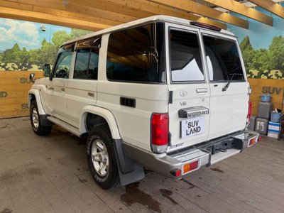 2014 Toyota LAND CRUISER 70 thumbnail 32