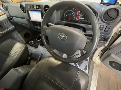 2014 Toyota LAND CRUISER 70 thumbnail 36